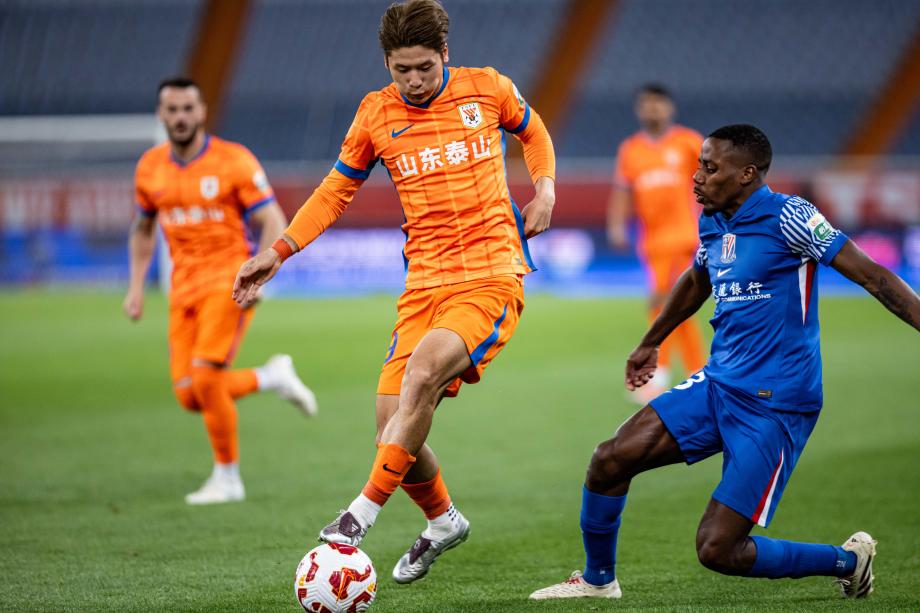 高天意头球破门 上海申花1-0山东泰山