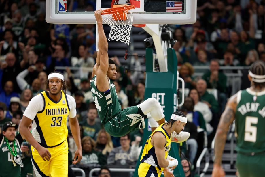 字母哥轰37+12 雄鹿逆转步行者总比分扳成1-2