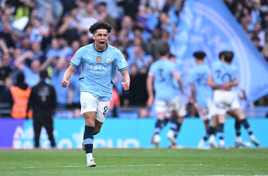 刘易斯格瓦迪奥尔破门 曼城2-0进足总杯决赛