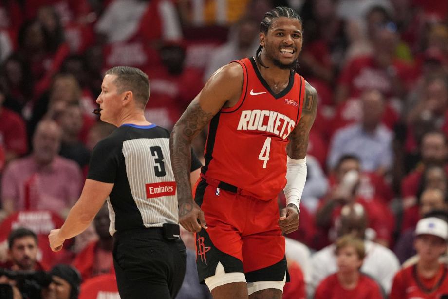 范弗里特26分库里13+7 火箭击败勇士总分2-3