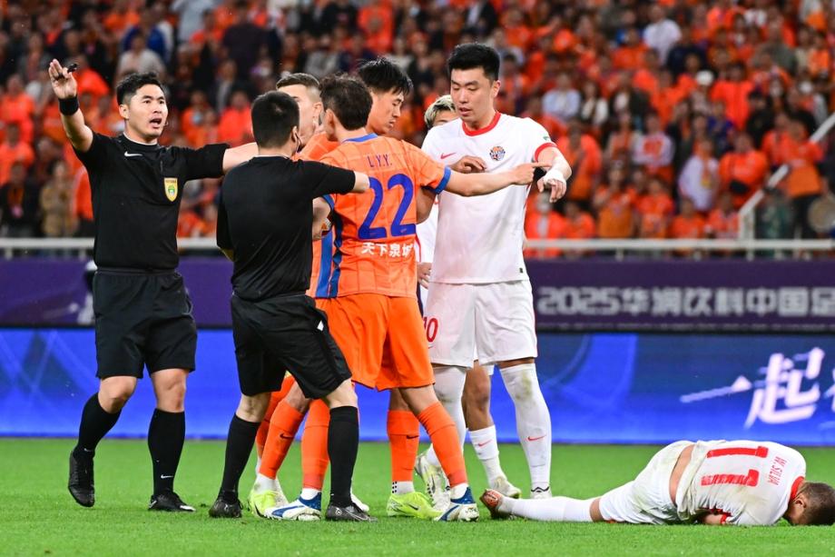 卡扎伊什维利破门 泰山1-1海牛遭遇三轮不胜