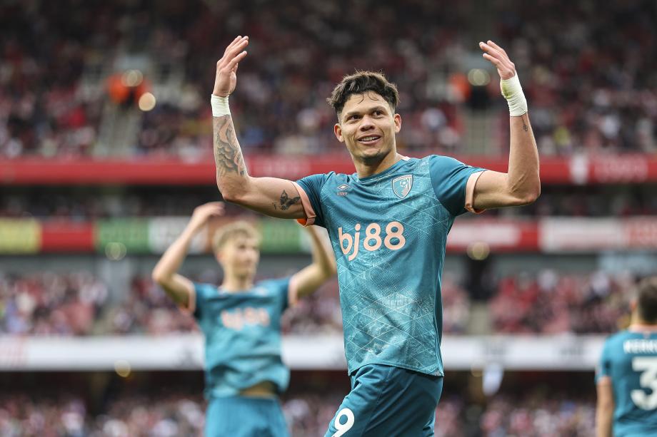 英超-阿森纳1-2遭伯恩茅斯双杀领先曼城3分