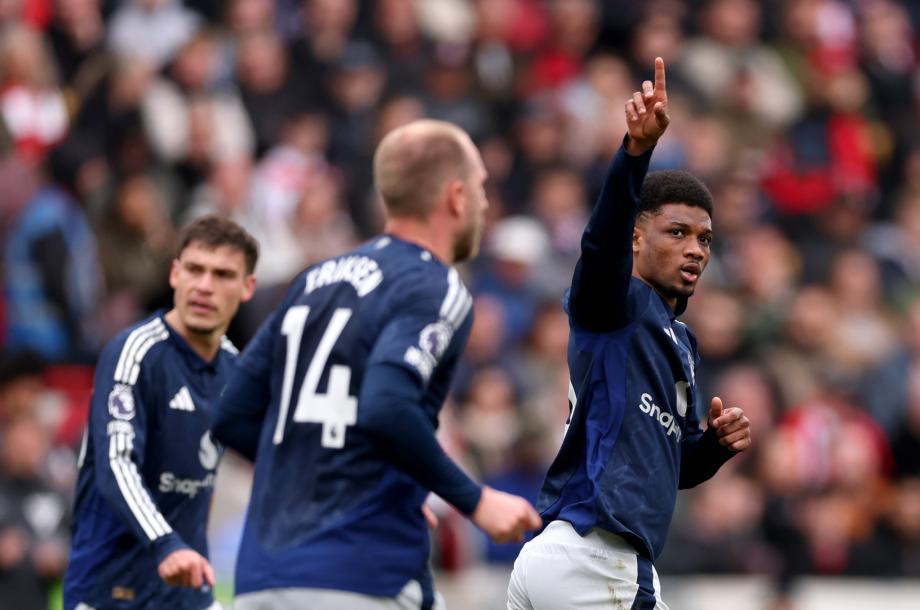 加纳乔传射芒特破球荒 曼联3-4负布伦特福德