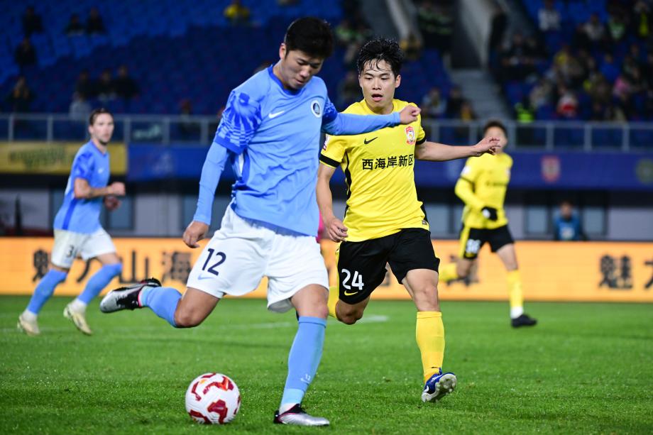 内尔松卢斯中柱 青岛西海岸0-0深圳新鹏城