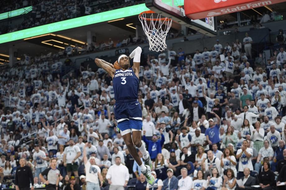 兰德尔24+7+11库里伤缺 森林狼轻取勇士追平大比分