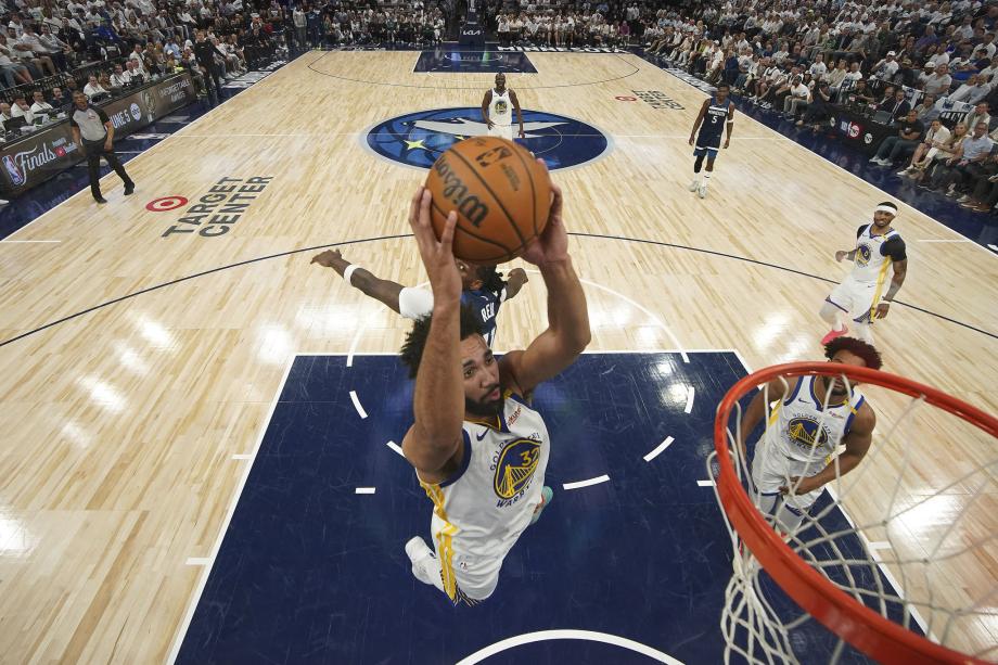 兰德尔24+7+11库里伤缺 森林狼轻取勇士追平大比分