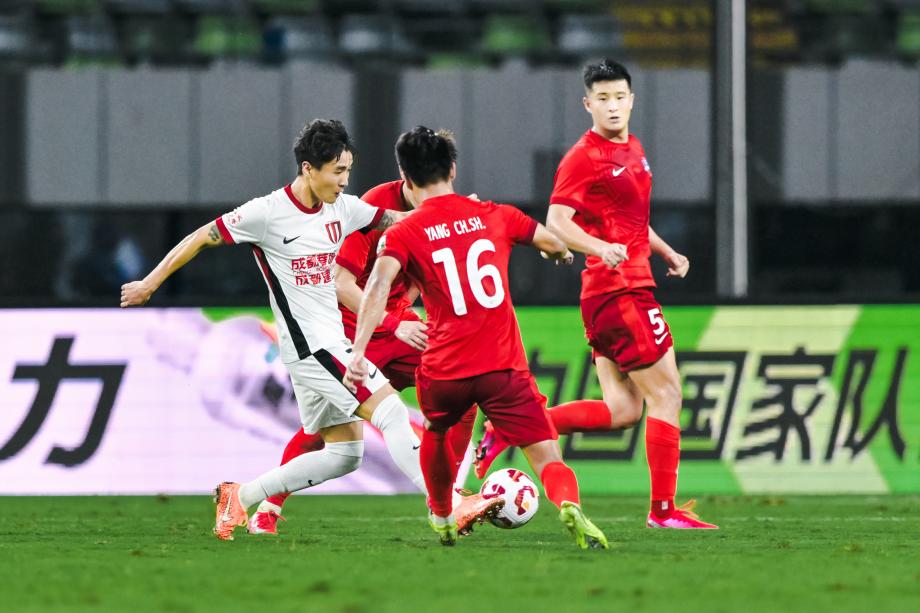 中超-韦世豪传射杨明洋破门 成都蓉城4-0梅州客家