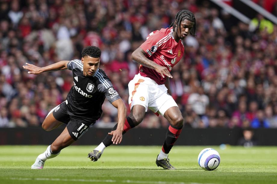 英超-阿玛德造两球 曼联2-0十人维拉联赛第15收官