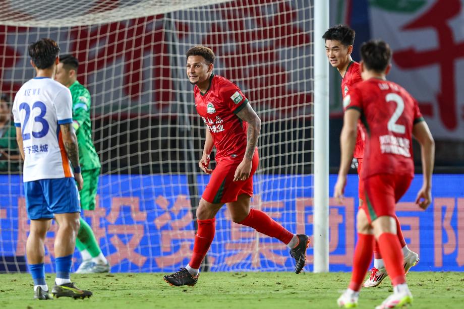 泽卡两球卡多索梅开二度 河南主场战平山东