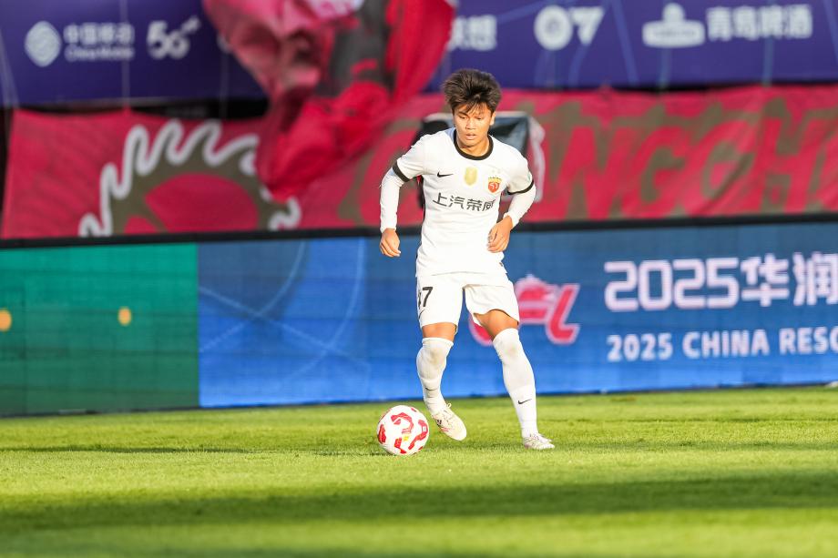 蒯纪闻两助攻 上海海港客场战胜长春亚泰