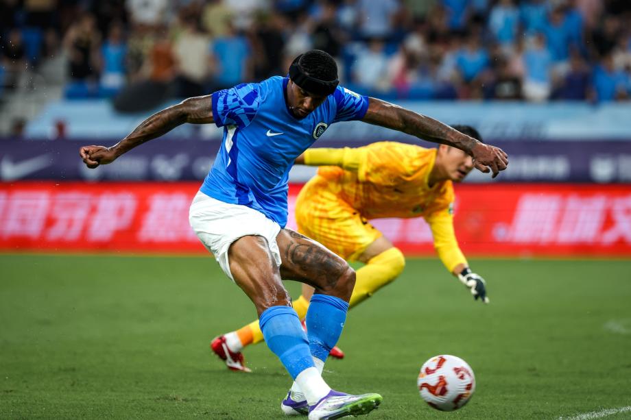 中超-韦斯利帽子戏法 深圳新鹏城4-0青岛海牛