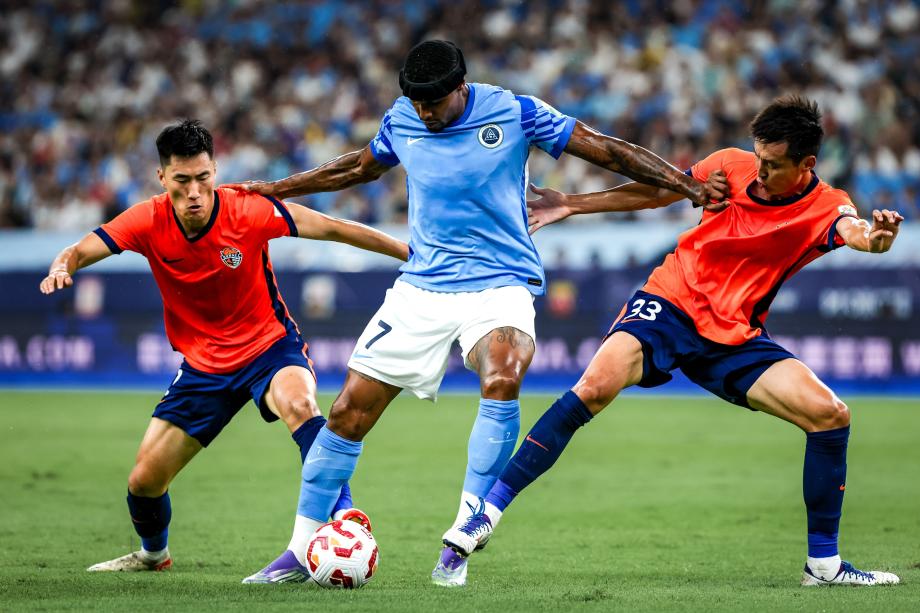 中超-韦斯利帽子戏法 深圳新鹏城4-0青岛海牛