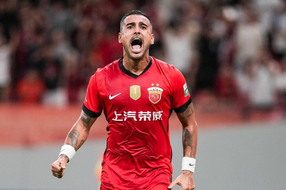 莱昂纳多进球 上海海港主场战平青岛西海岸