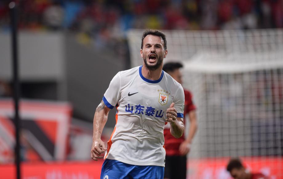 费利佩双响卡扎破门难救主 蓉城2-1十人泰山