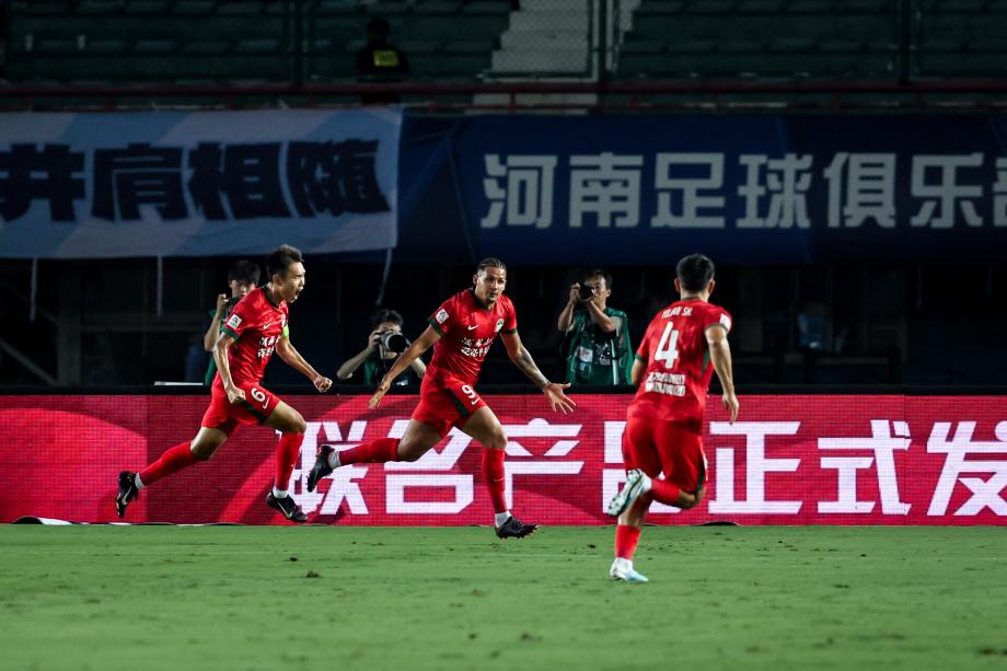 阿奇姆彭梅开二度 河南主场大胜深圳新鹏城