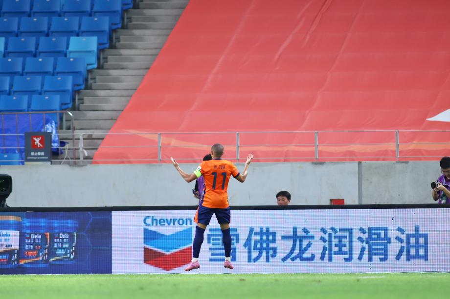 主场大胜云南玉昆 青岛海牛暂时摆脱降级区