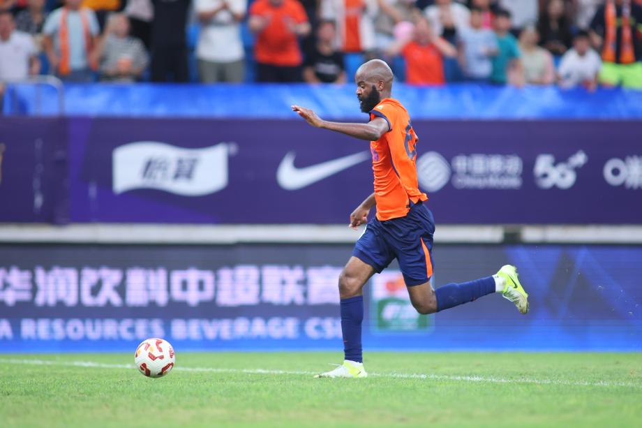 主场大胜云南玉昆 青岛海牛暂时摆脱降级区