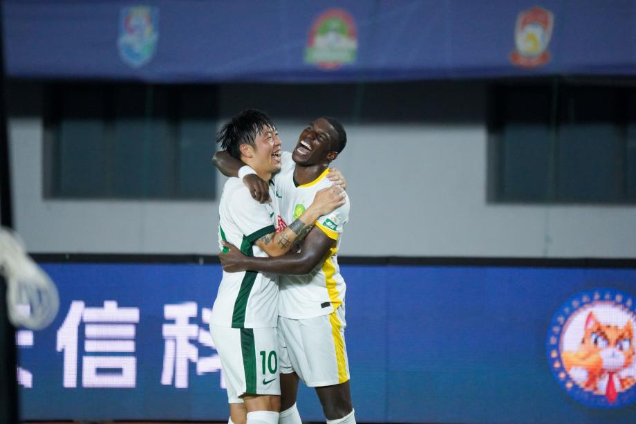 法比奥两球林良铭建功 北京国安3-1青岛西海岸