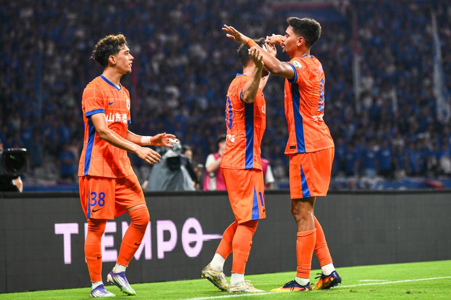 [图]卡扎伊什维利帽子戏法 泰山客场战平申花体育赛事直播