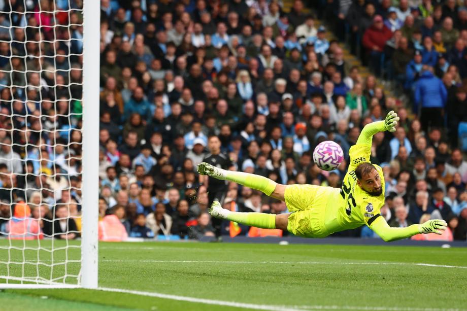 哈兰德双响多库2助多纳鲁马神扑 曼城3-0曼联