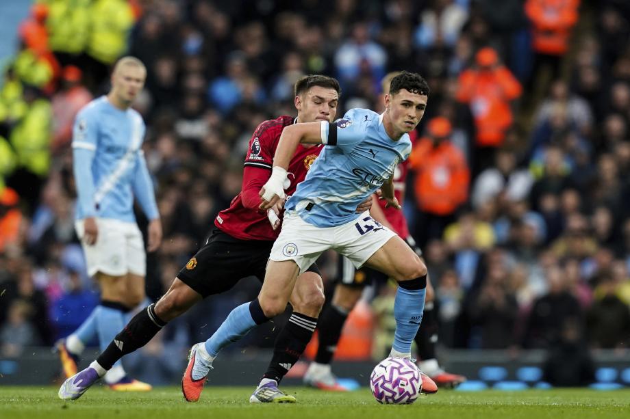 哈兰德双响多库2助多纳鲁马神扑 曼城3-0曼联