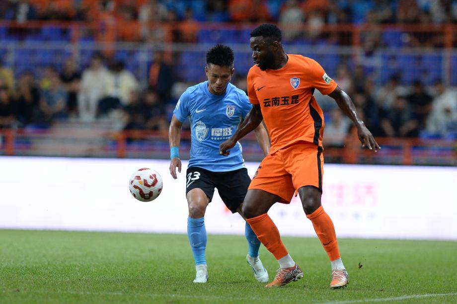 佩尼亚进球奥斯卡扳平比分 玉昆主场平英博