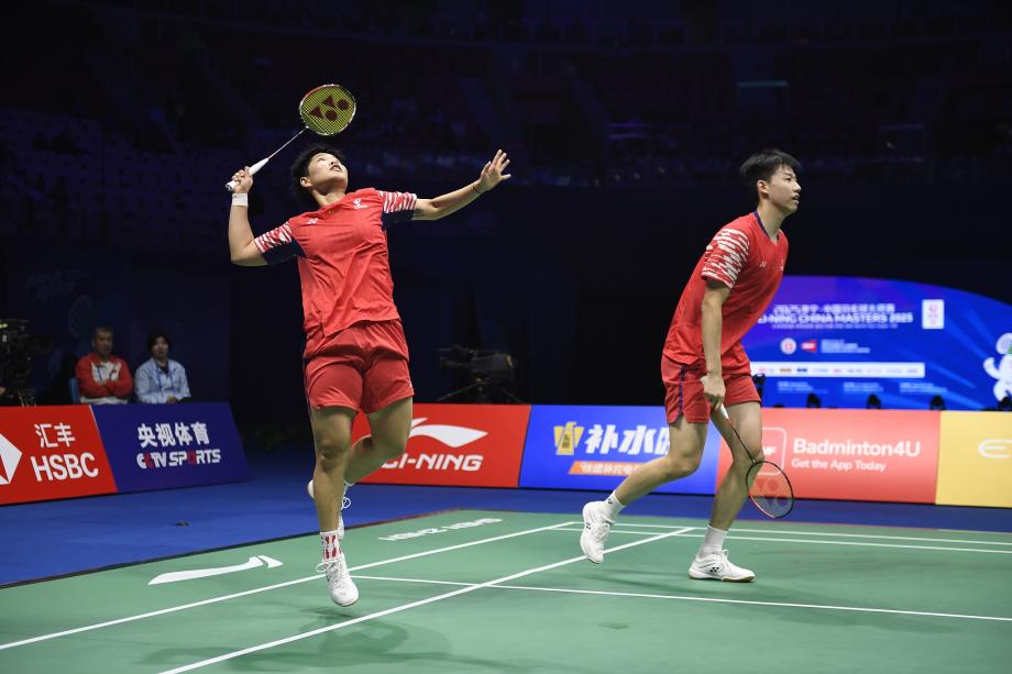 [图]中国羽毛球群众赛：两对中国混双组合停步半决赛体育赛事直播