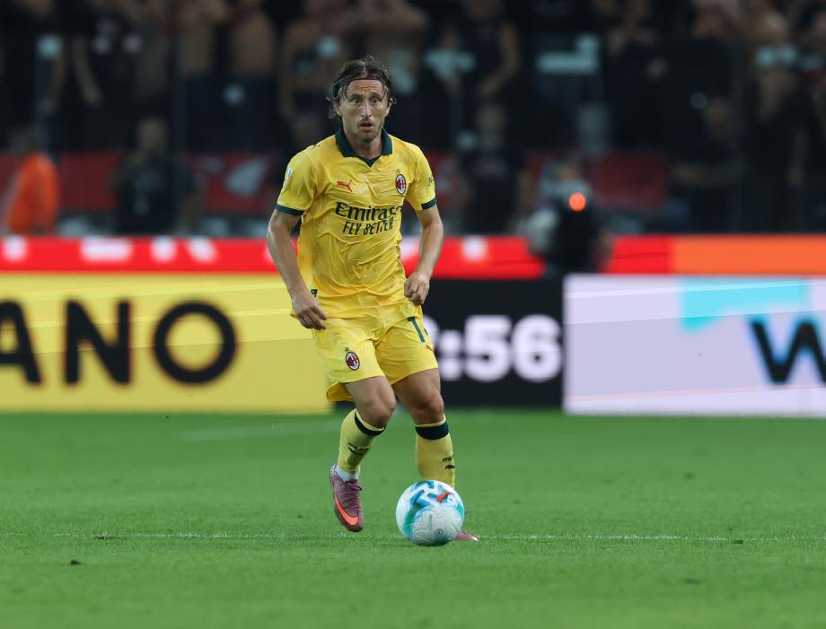 意甲-普利西奇梅开二度 AC米兰3-0完胜乌迪内斯