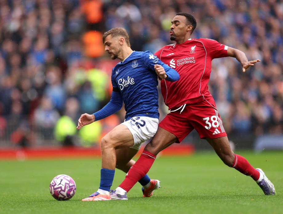 英超-赫拉芬贝赫传射 利物浦2-1埃弗顿五连胜领跑