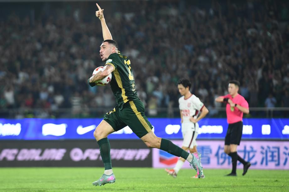 卡列洛梅开二度 浙江队主场战平成都蓉城