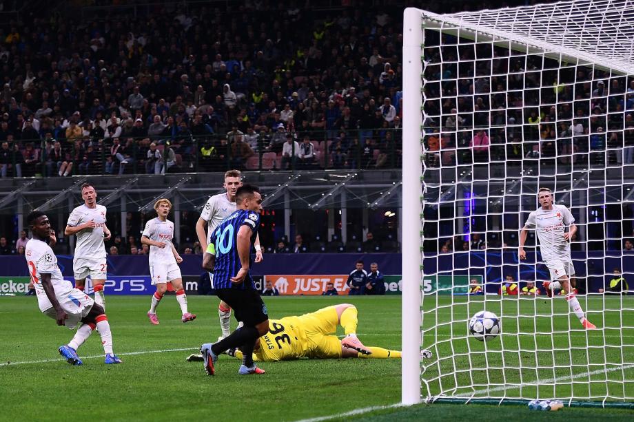 劳塔罗双响邓弗里斯建功 国米3-0获欧冠两连胜