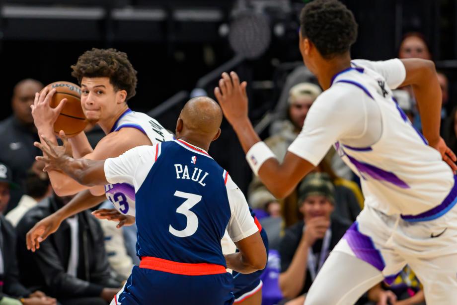 首节崩盘！哈登15+11凯斯勒7中7 快船惨败爵士