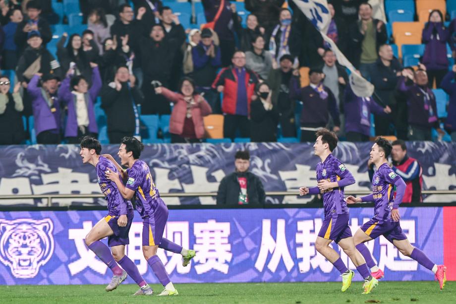 谢维军补时破门 天津津门虎战平长春亚泰