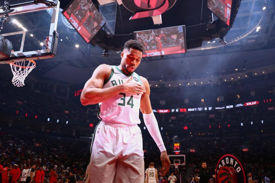 字母哥31+20+7 雄鹿力擒猛龙两连胜