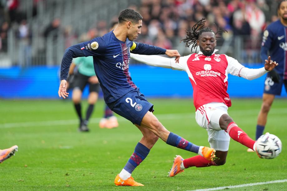 法甲-阿什拉夫双响 巴黎圣日耳曼3-0布雷斯特