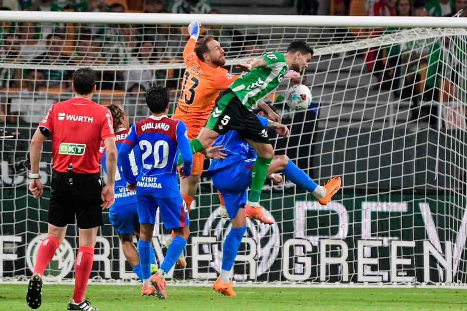 西甲-小西蒙尼世界波巴埃纳处子球 马竞2-0贝蒂斯