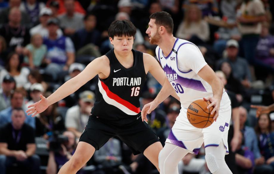 杨瀚森2分马尔卡宁32+5 开拓者客场险胜爵士