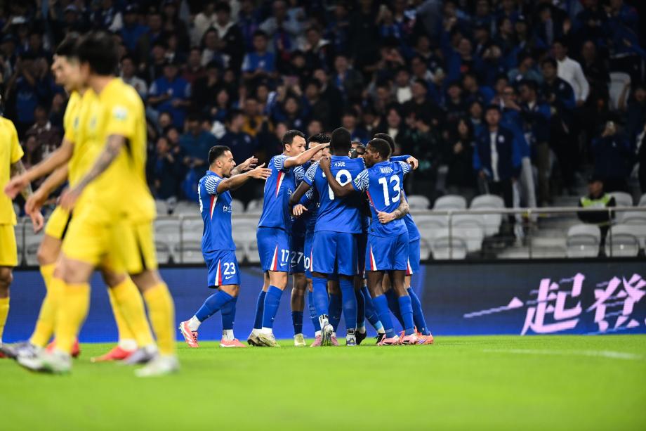 申花1-0新鹏城升至第二 中超冠军悬念最后一轮揭晓