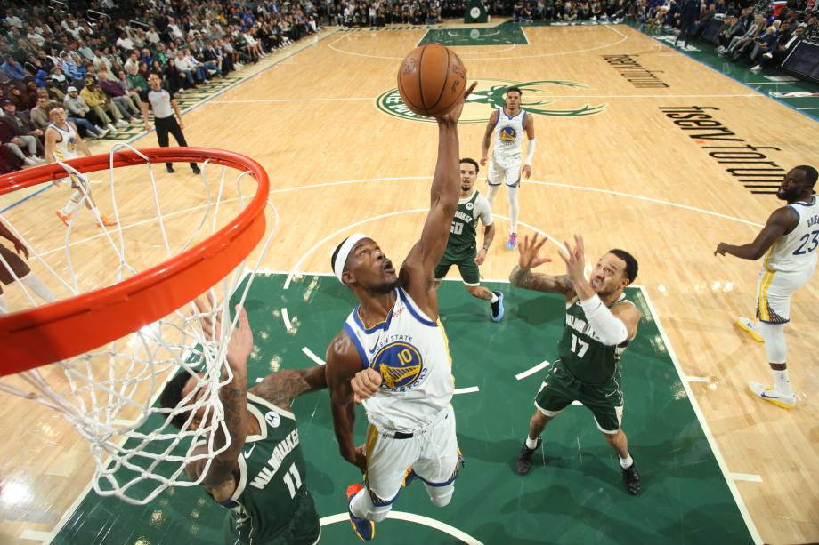 罗林斯新高32分库里27分 雄鹿爆冷胜勇士