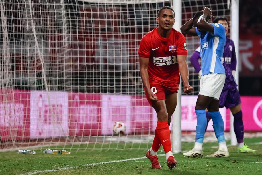 杨铭锐毕津浩进球 梅州客家主场平大连英博