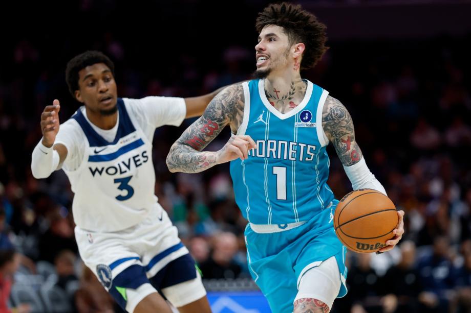 兰德尔30+7戈贝尔14+15 森林狼122-105轻取黄蜂