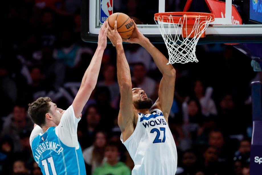 兰德尔30+7戈贝尔14+15 森林狼122-105轻取黄蜂