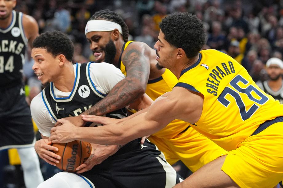 字母哥33+13后仰压哨绝杀 雄鹿险胜步行者