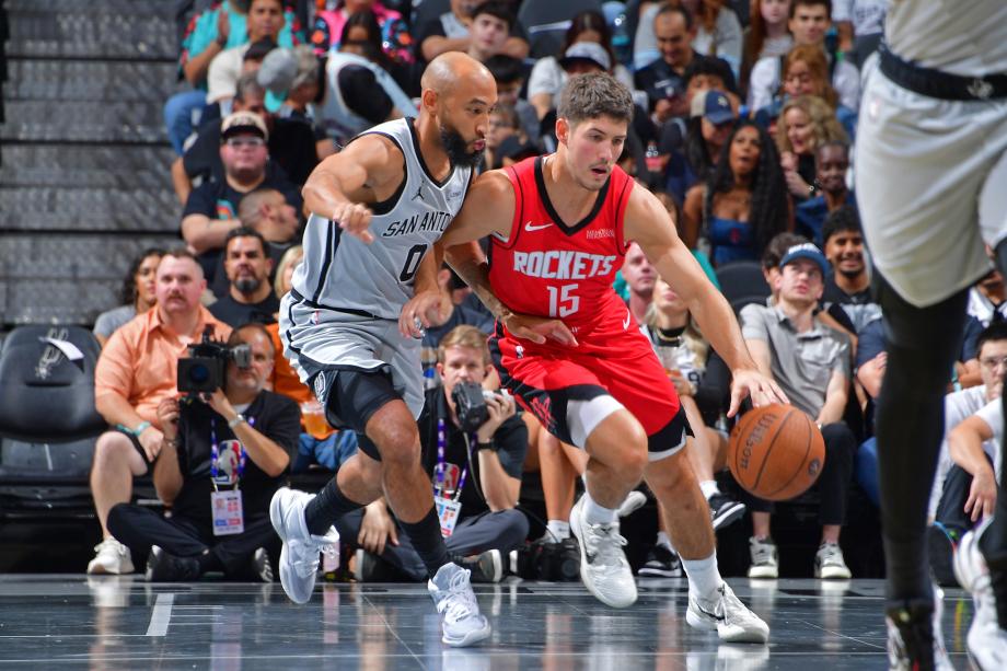 杜兰特24分8失误 马刺3人20+终结火箭5连胜