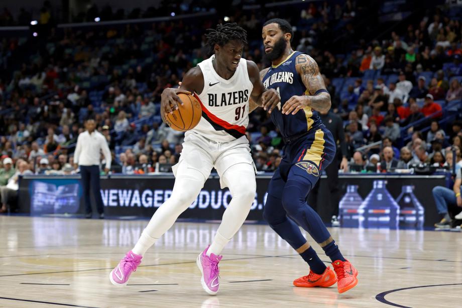 夏普35+5阿夫迪亚32分 开拓者力擒鹈鹕