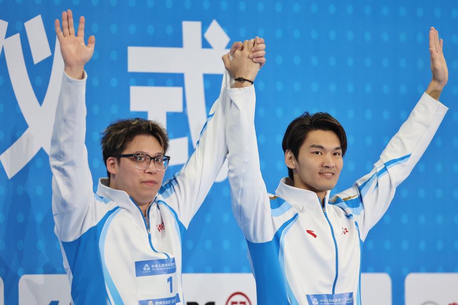 [图]全运会须眉200米仰泳 浙江选手徐嘉余夺冠