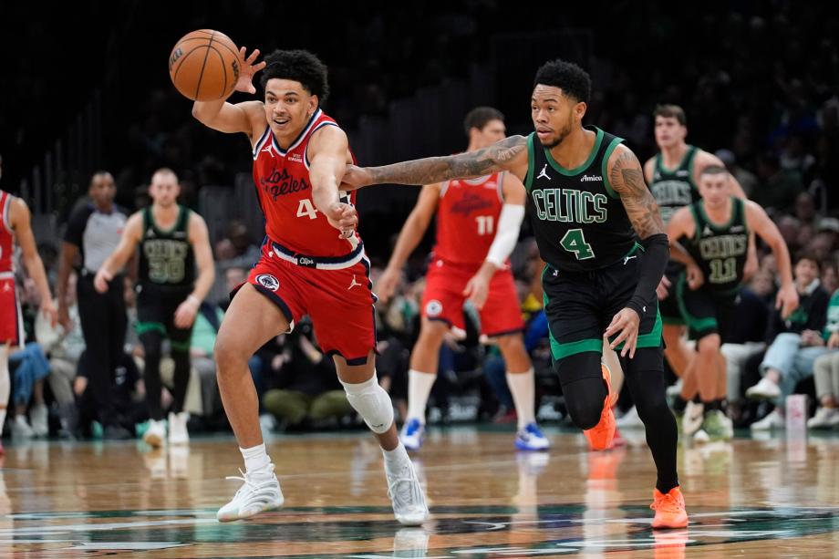 布朗33+12哈登空砍37+7+8 凯尔特人险胜快船