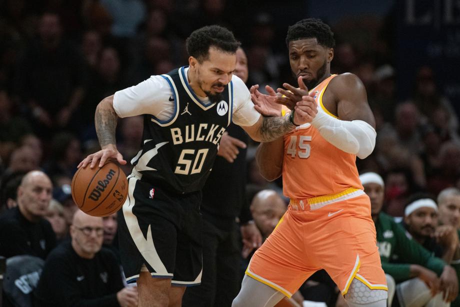 字母哥伤退米切尔37+5+7 骑士力克雄鹿