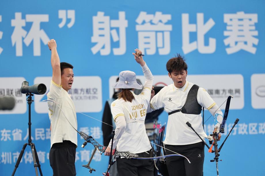 [图]射箭反曲弓搀和团体 湖北校服上海赢得冠军