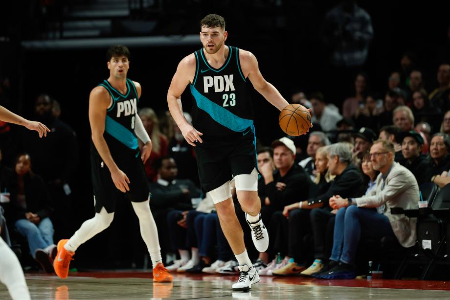 杨瀚森9分5板3助均创新高 开拓者不敌太阳